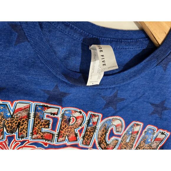 CODE FIVE LAT Apparel Women’s Blue Patriotic Graphic T-Shirt – Large - Picture 5 of 6